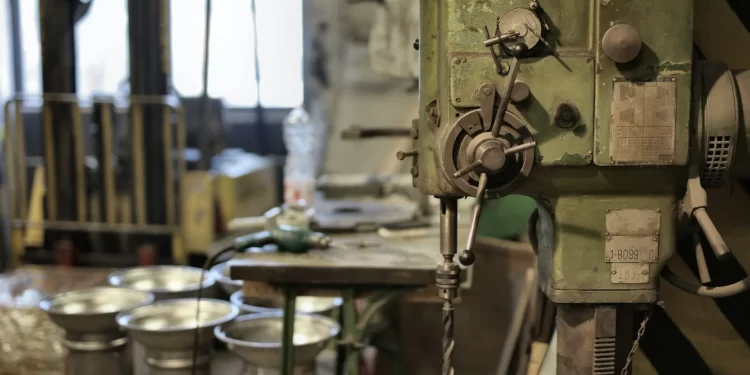 What Sectors Utilize Industrial Air Compressor Rental Services?