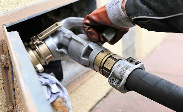Top 4 Advantages of Using a Heating Oil Delivery Service